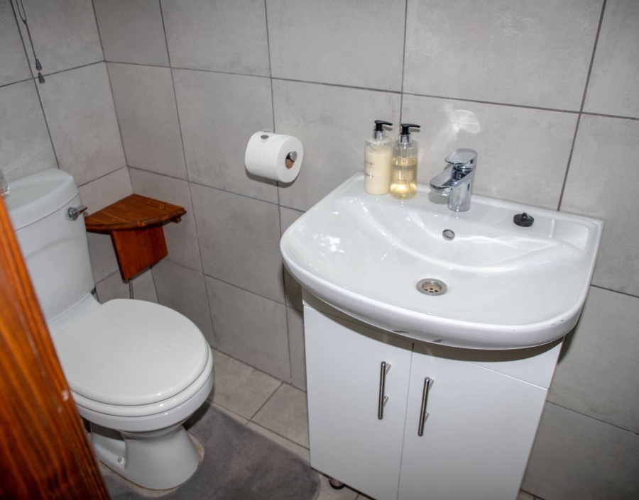 18 Bedroom Property for Sale in Heilbron Free State